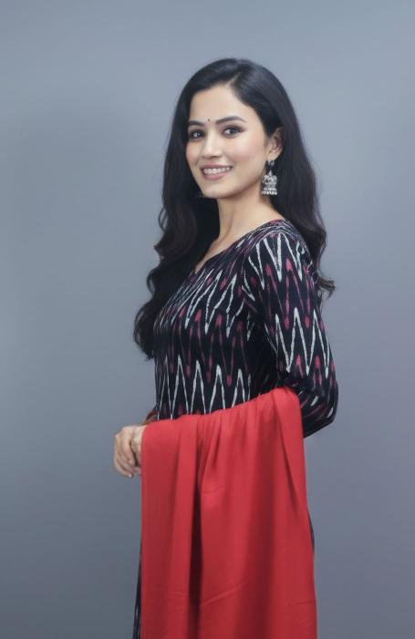 Black Sambalpuri Zig-Zag Ikat Kurti Set with Red Dupatta