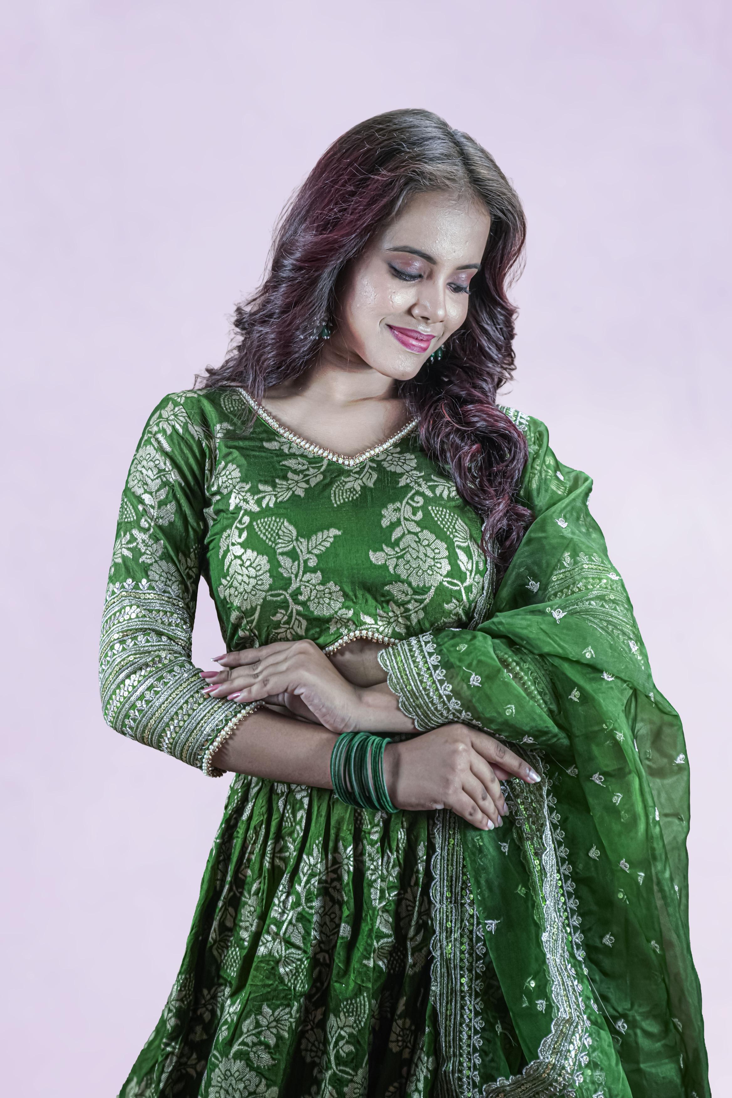 Parrot Green Banarasi Lahenga set
