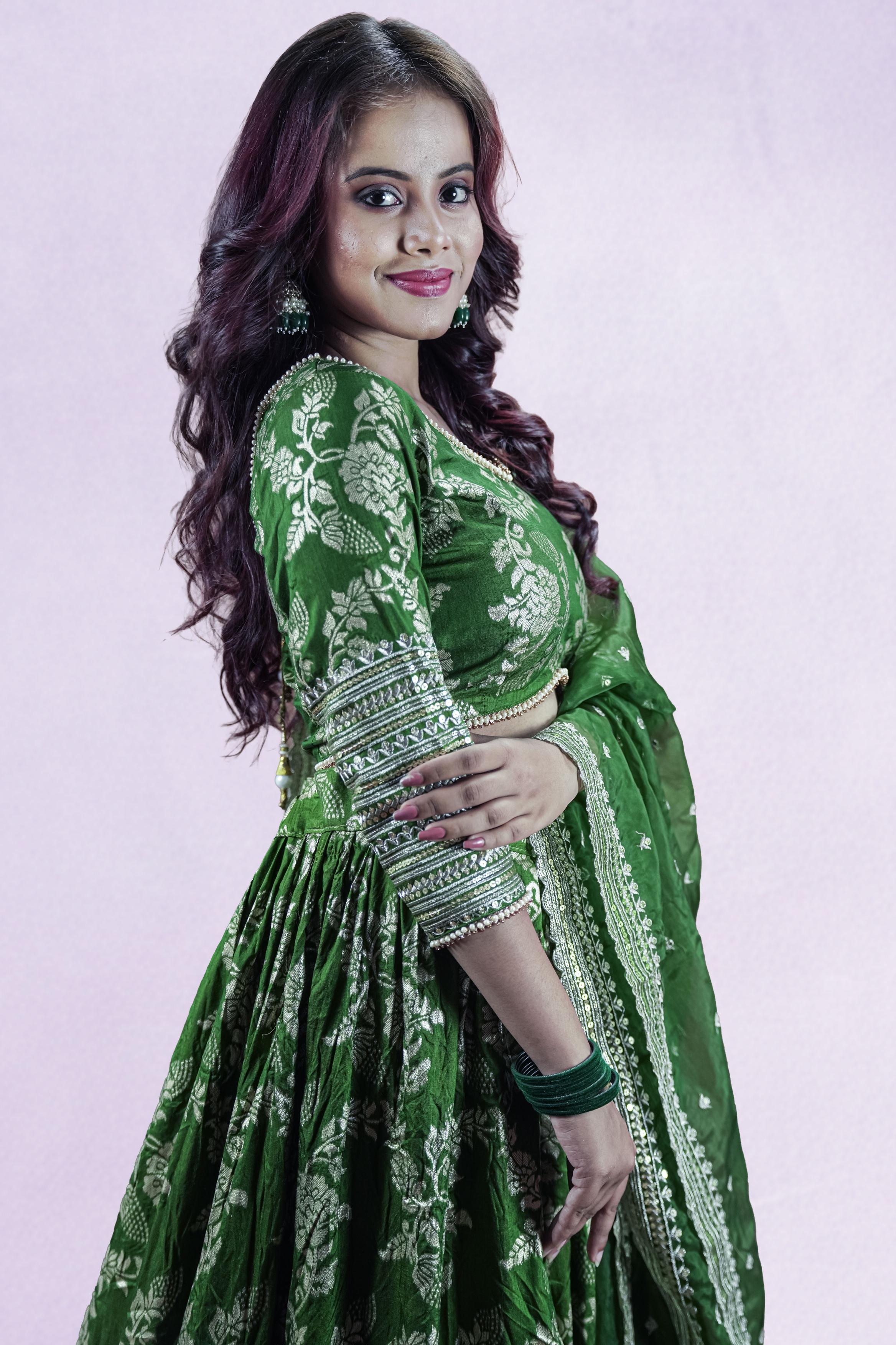 Parrot Green Banarasi Lahenga set